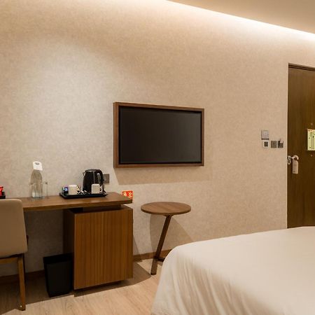 080 Transit Hotel, T2 Turuvekere Exteriör bild
